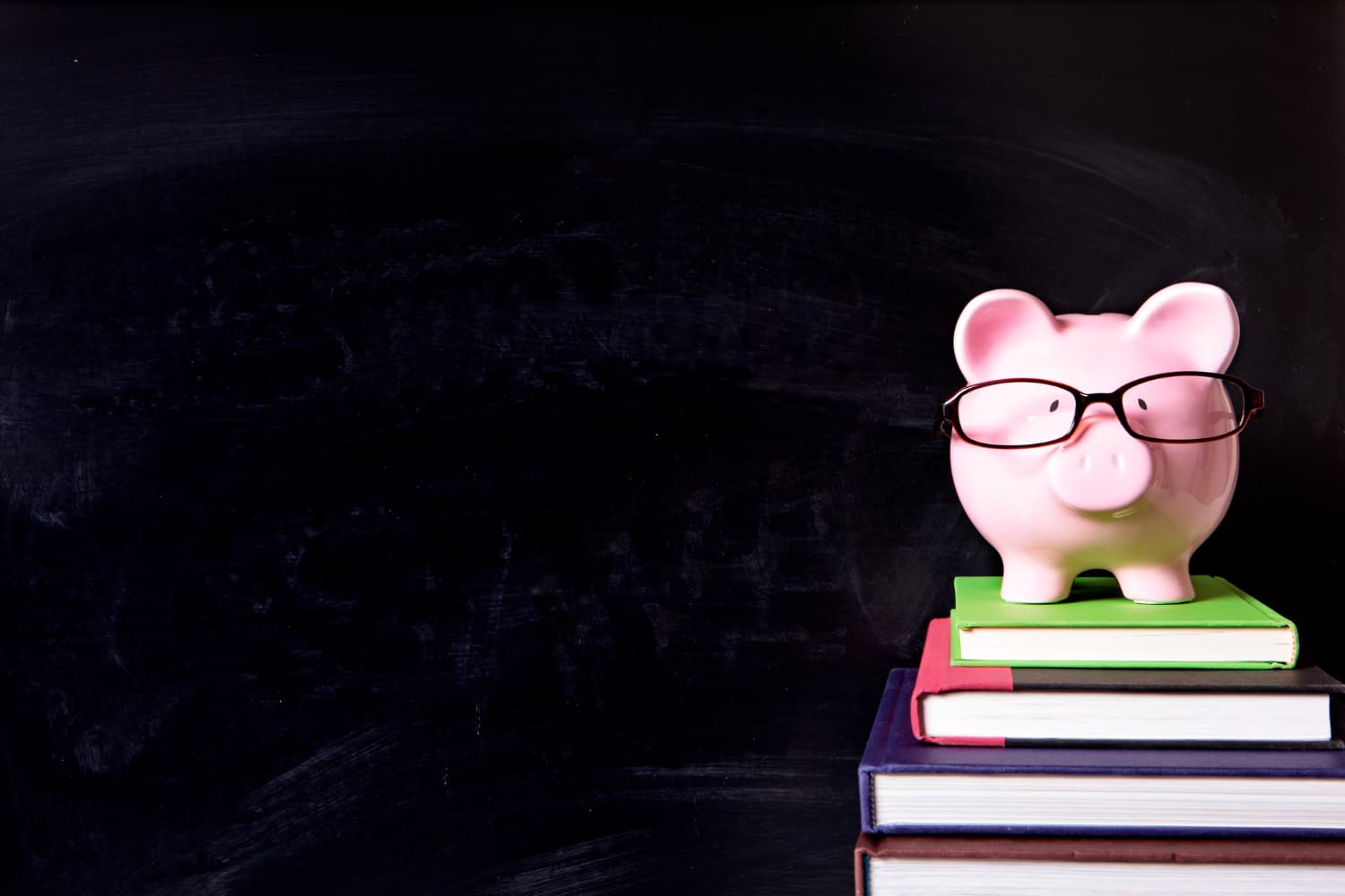 5 Smart Ways to Save Money as a Student